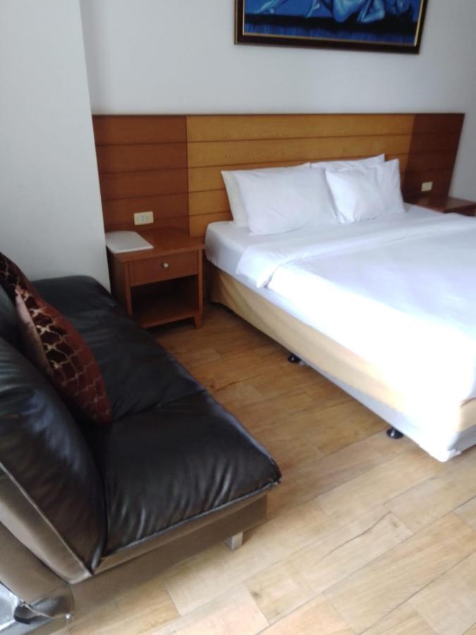 View Talay 6 Suite Apartments Pattaya Exterior photo
