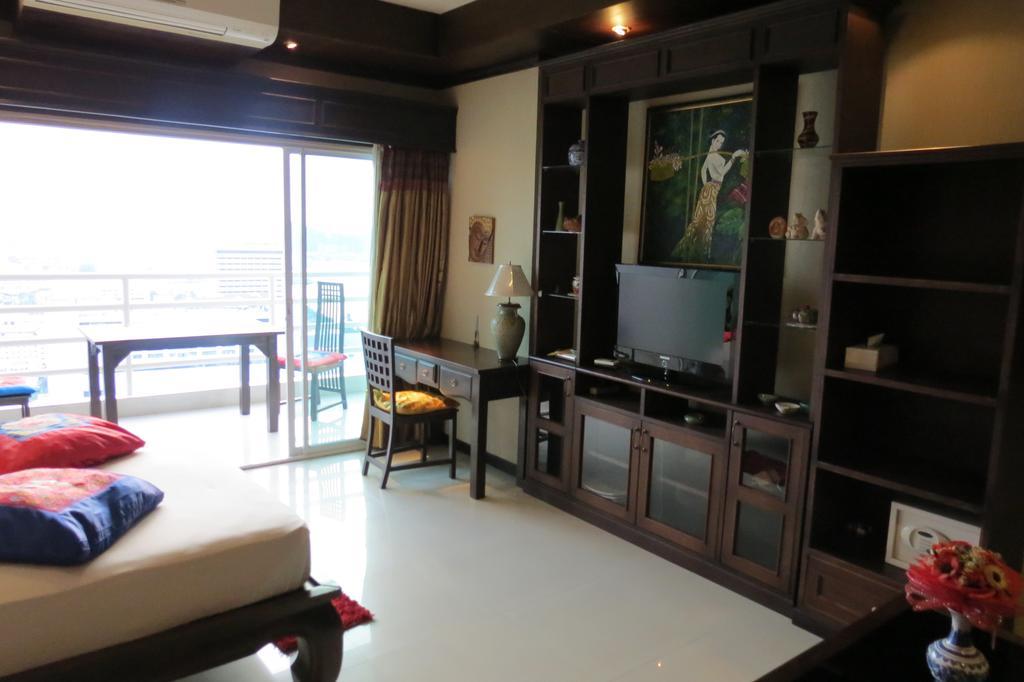 View Talay 6 Suite Apartments Pattaya Exterior photo