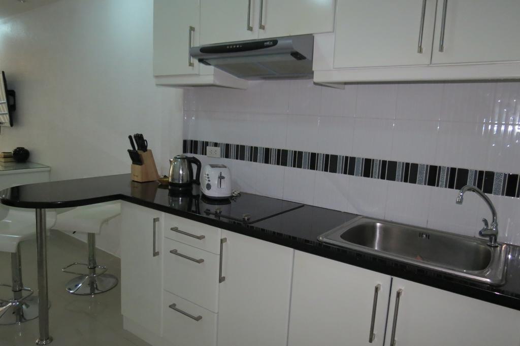 View Talay 6 Suite Apartments Pattaya Room photo
