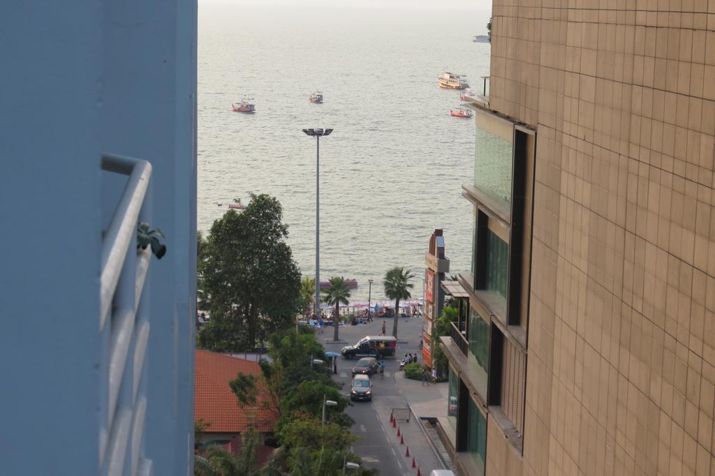 View Talay 6 Suite Apartments Pattaya Room photo