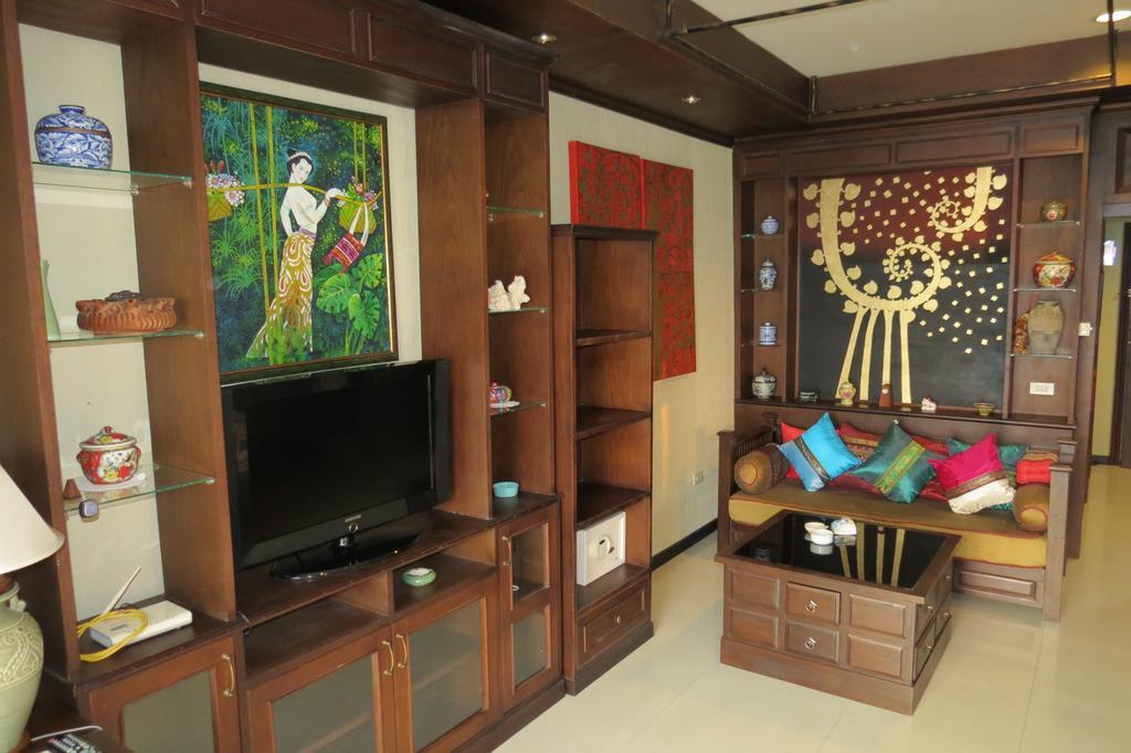 View Talay 6 Suite Apartments Pattaya Exterior photo