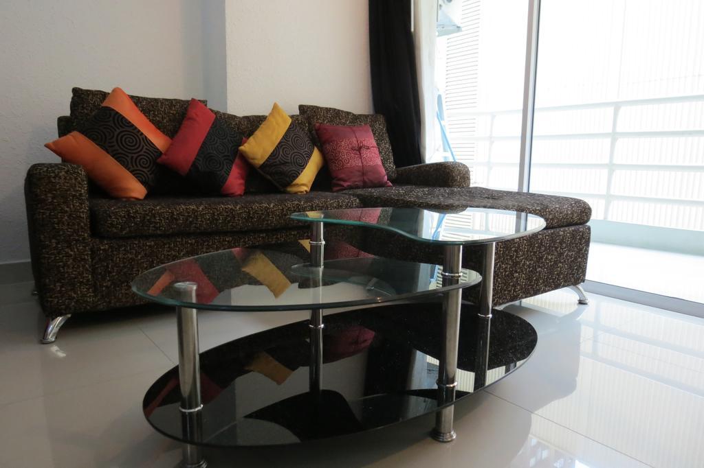 View Talay 6 Suite Apartments Pattaya Room photo